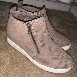Wedge sneakers